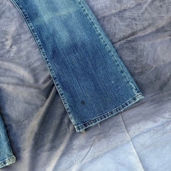 Women's Levi's 515 Bootcut Light Wash Distressed Western Blue Jeans Sz 34 x 28 - Picture 2 of 10